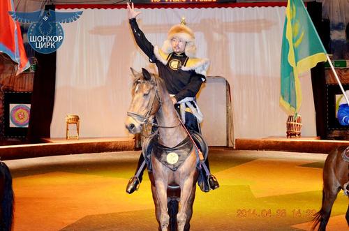 Г.Баатархүү: Бид Чингисийн удам, монгол баатар гэдгээ гадаадынханд мэдрүүлж, тэдний сүрдэж байгааг мэдрэх сайхан байдаг